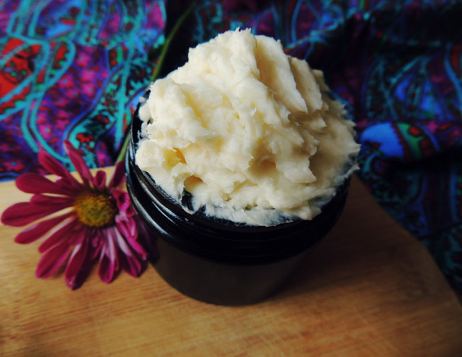 DIY Whipped Coconut Oil Body Butter with Magnesium Oil | The Radiant Life Blog