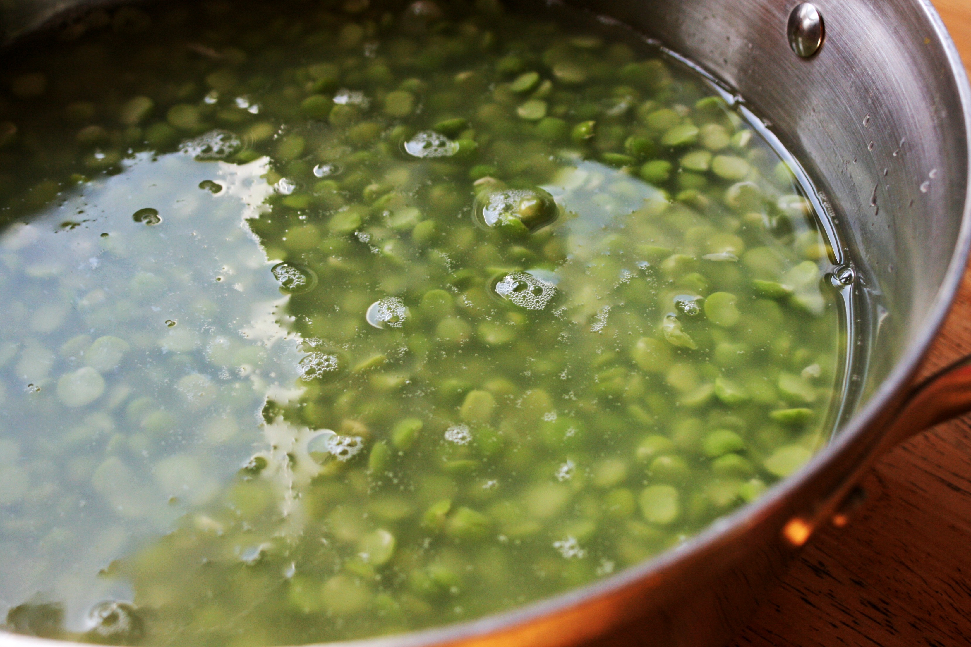 Easy Split Pea Soup- Nourishing Traditions | Radiant Life Blog